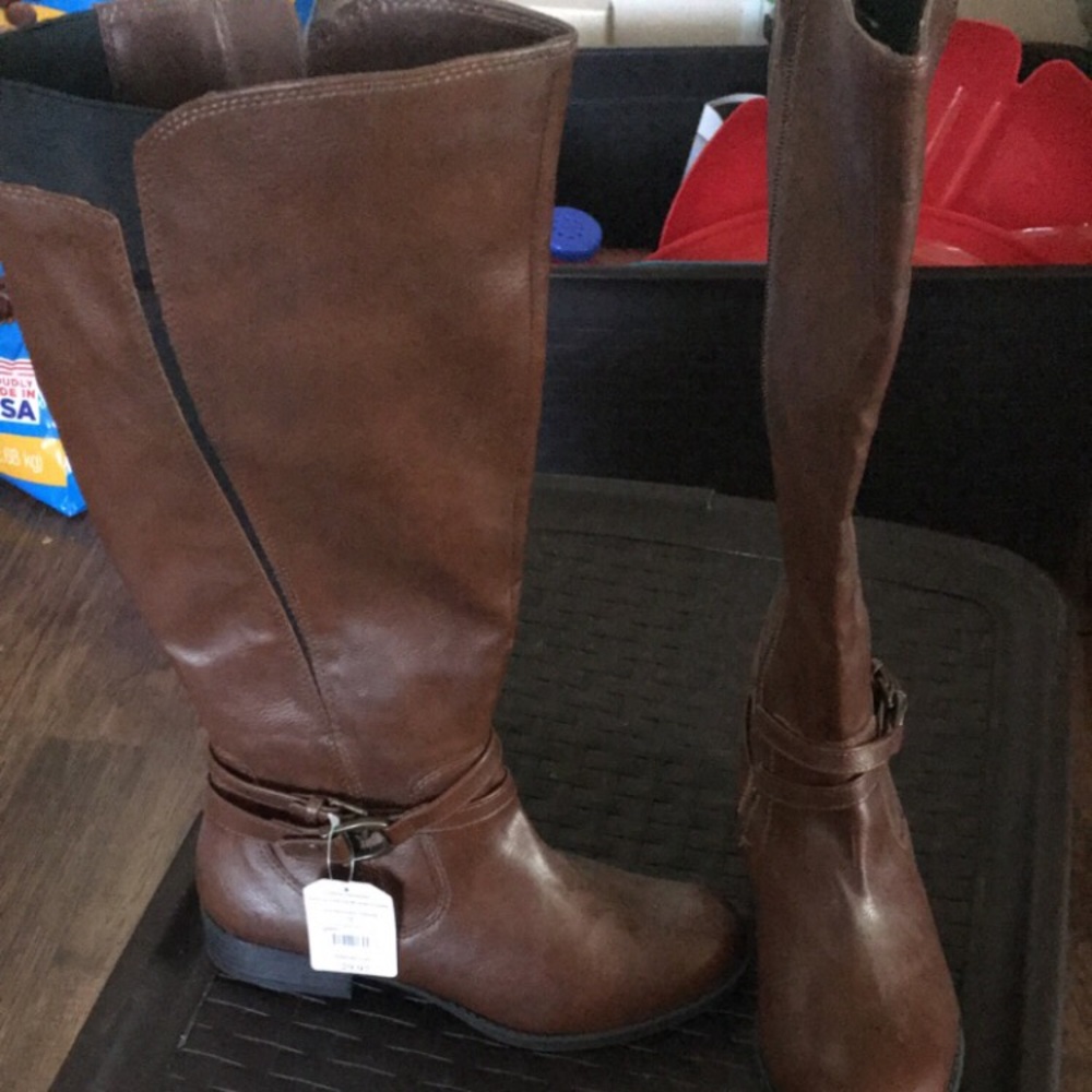 Faded glory low heeled boots